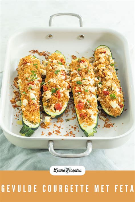 Een Lekker Licht Gerecht Van Gevulde Courgettes Uit De Oven Met O A