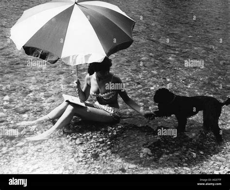 Historischer Bikini Fotos Und Bildmaterial In Hoher Aufl Sung Alamy