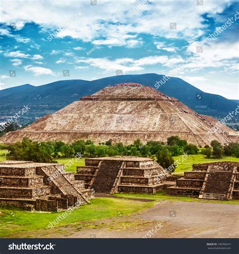 4956 Imágenes De Piramide Del Sol Y La Luna En Mexico Imágenes
