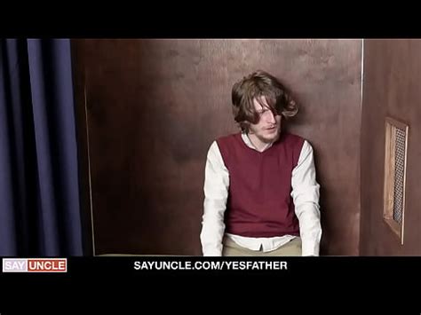 El Monaguillo Decide Hacer El Papel De Padre En El Confesionario XVIDEOS