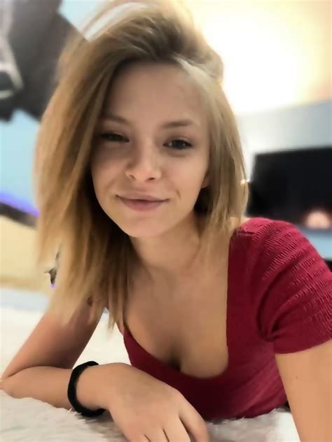 Sexy Blonde Annie 2024 03 23 132756