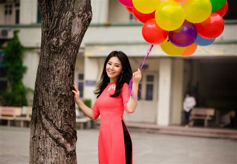 4K 5K 6K Blonde Girl Smile Sweater Toy Balloon Red Background HD Wallpaper Rare Gallery