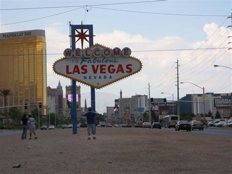 Don’t Panic: Driving from Los Angeles to Las Vegas – Vagabond3