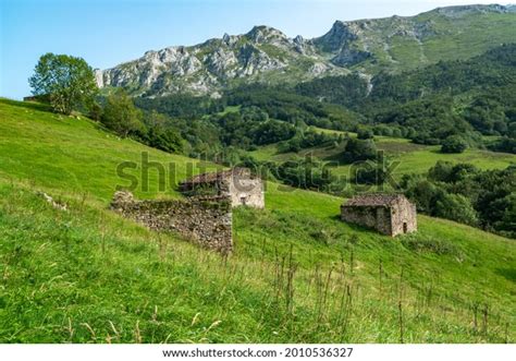 Naranjo De Bulnes Known Picu Urriellu Stock Photo 2010536327 Shutterstock