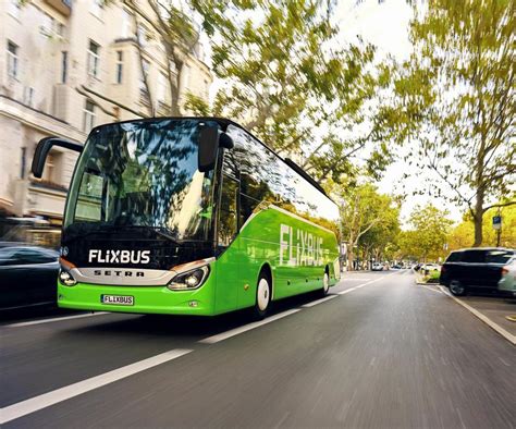 Flixbus w nocy zostawił 70 latkę na stacji benzynowej Kobieta była