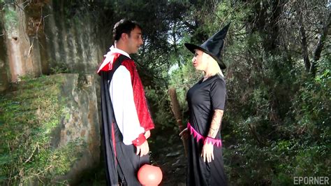 Blonde Milf Is Fucking Outdoor In Threesome Krissy Style