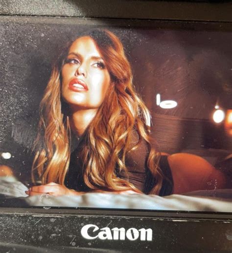 Diosa Gala Caldirola deleita con osadas fotografías en bikini Tecache cl