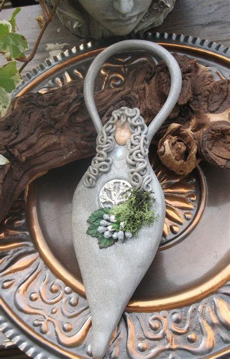 Beltane 2007 Altar Goddess Beltane Pagan Crafts Witchy Crafts