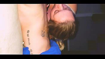 BLONDE HOUSEWIFE DEEPTHROATS AND SWALLOWS 8 INCHES XNXX