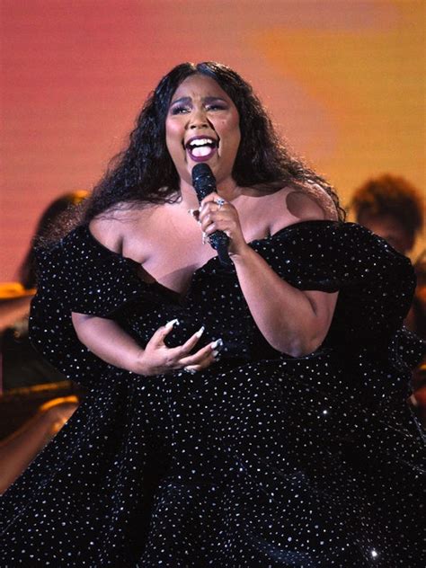 Grammy Awards 2020: Lizzo Gave the Grammy Awards the Best Opening the ...