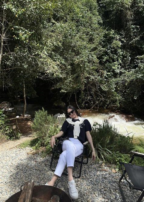 Cưới cầu thủ Thành Chung hot girl Tuyên Quang nhan sắc thăng hạng