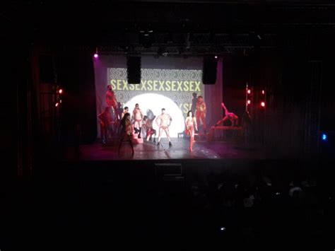 La Obra Sex Viv Tu Experiencia Brill En La Noche Del Domingo En Umma