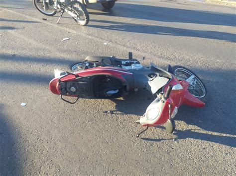 Auto Y Moto Protagonizaron Un Choque En Ignacio Rivas Y Ruta 22 Tu