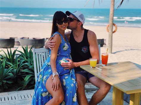 Siêu mẫu Hà Anh tung ảnh nude nóng bỏng khoe bụng bầu vượt mặt trước giờ sinh