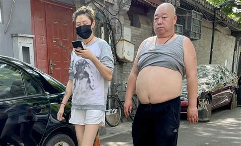 Chinese Men Embrace Quirky Trend The Beijing Bikini Fashion Barnorama