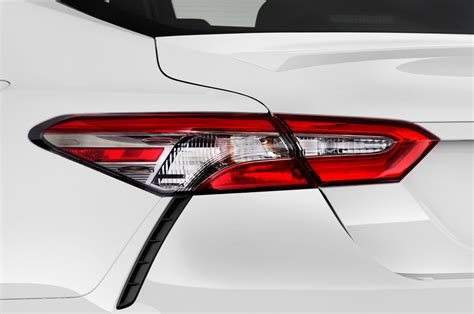 2019 Camry Hybrid Toyota Photos And Videos Motortrend