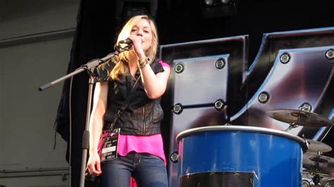 Emily Kinney And Andrew Rothenberg Sing At The Movie Days 2013 Youtube