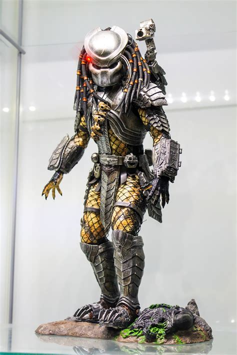 Hot Toys Mms Alien Vs Predator Th Scale Scar Predator Collectible Figure Page