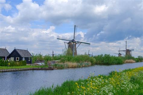 Famoso Parque De Molinos De Viento Kinderdijk En Holanda Países Bajos