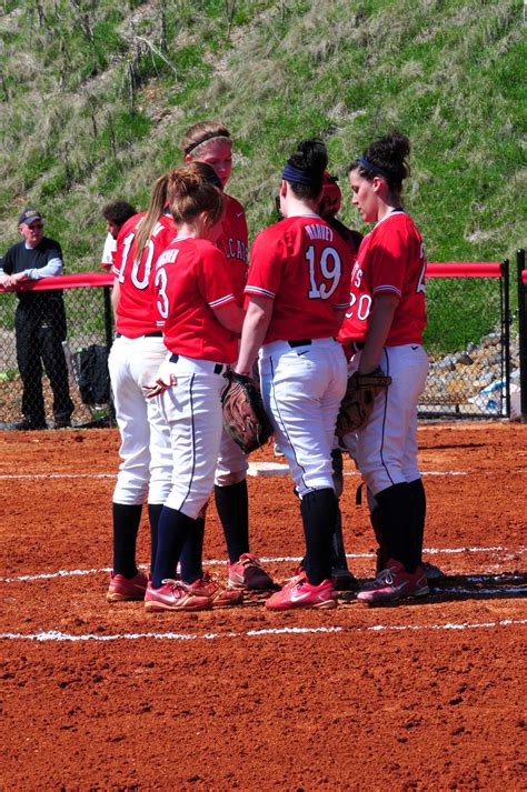 Softball team grows through adversity – The Triangle