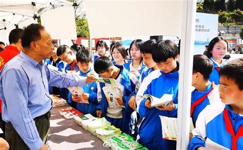 安康市老科协参加全市科技之春宣传月活动启动仪式