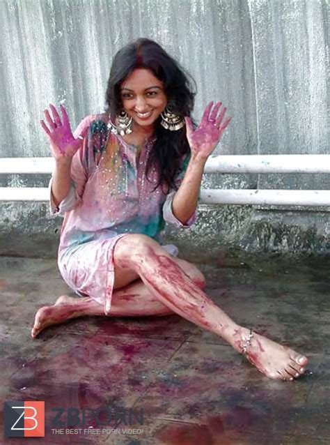 Indian Femmes Playing Holy ZB Porn