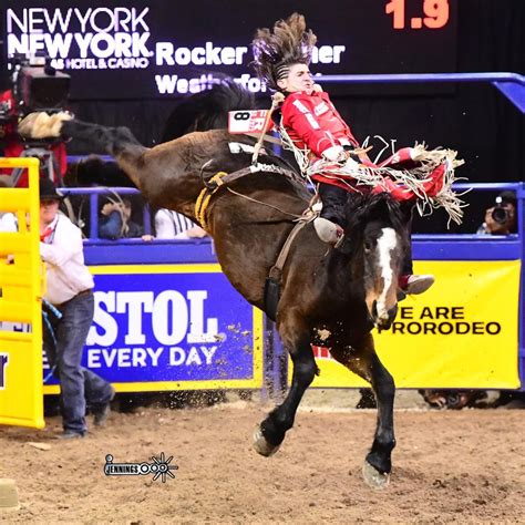 Rocker Steiner winning round 6 of the NFR : r/Rodeo