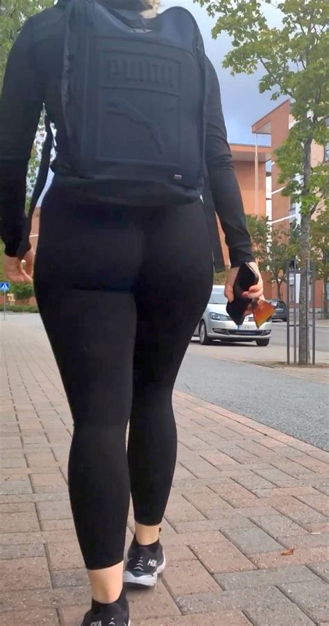 Huge Braided Blonde PAWG Spandex Leggings Yoga Pants Forum
