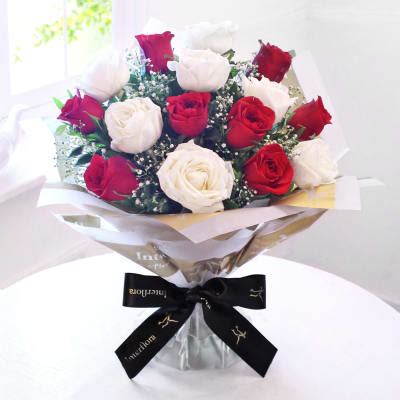 Classic Beauty Of 15 Red And White Roses Gift Send Interflora Gifts