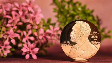 Le Prix Nobel De Physique Décerné à Deux Français Et Un Hongrois Pour