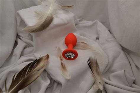 Choisir et utiliser un plug anal Guides sextoys Les Effronté e s