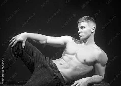 Sporty Man Muscular Naked Torso On Black Background Strength And Motivation Stock Foto Adobe