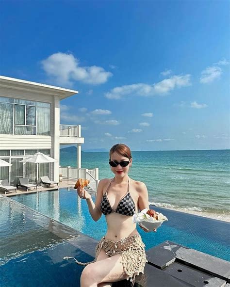 Puka và phong cách diện bikini khi trở thành gái có chồng