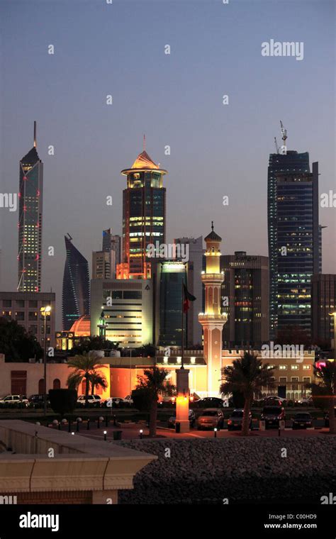 Kuwait city skyline hi-res stock photography and images - Alamy