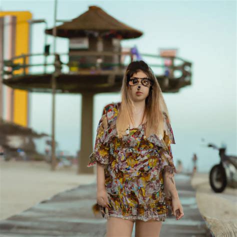 Look Para Ir Na Praia - 10 Looks Para Brilhar na Praia: Inspire-se e Deslumbre!