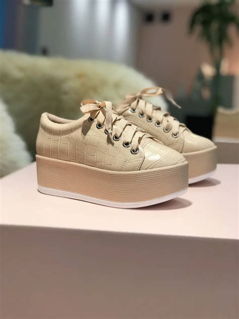 T Nis Flatform Nude