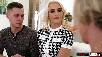 Hijastro Se Folla A La Joven Novia Kenna James Delante De La Madrastra MILF Dee Williams