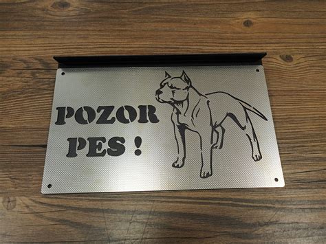 Pozor pes Pitbull Poľovníctvo PEM Kvalitné poľovnícke príslušenstvo