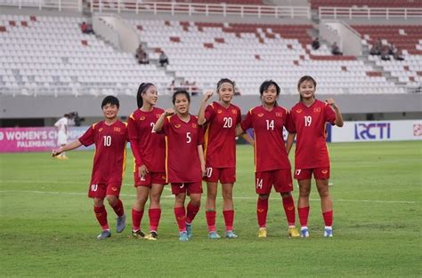 Hot girl ghi bàn trong hiệp phụ U19 nữ Việt Nam giành vé vào chung kết Đông Nam Á