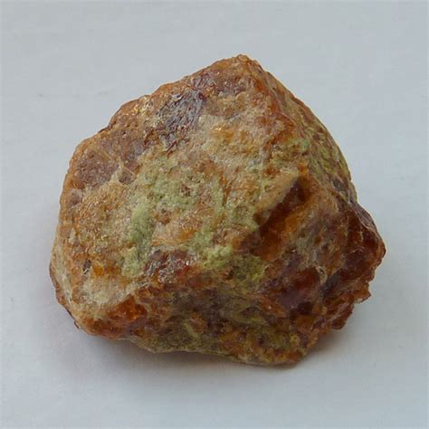Гессонит - гранат, ювелирная разновидность гроссуляра: mineralog ...