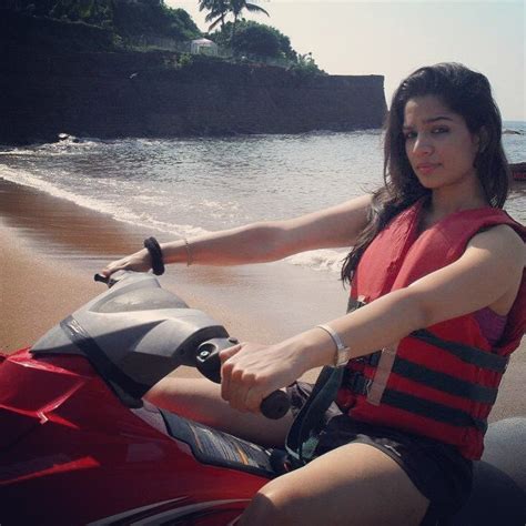 Shikha Singh Photo Pics Unseen Hot Bikini Images HD