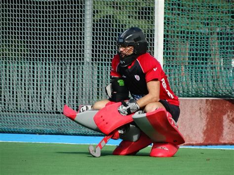 Jugó En La Selección Nacional De Hockey Sobre Césped Y Se Sumó A