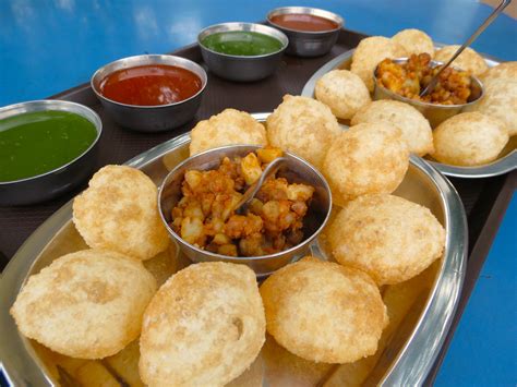 File:Pani puri Gol Gappa, Foods of India.jpg - Wikimedia Commons