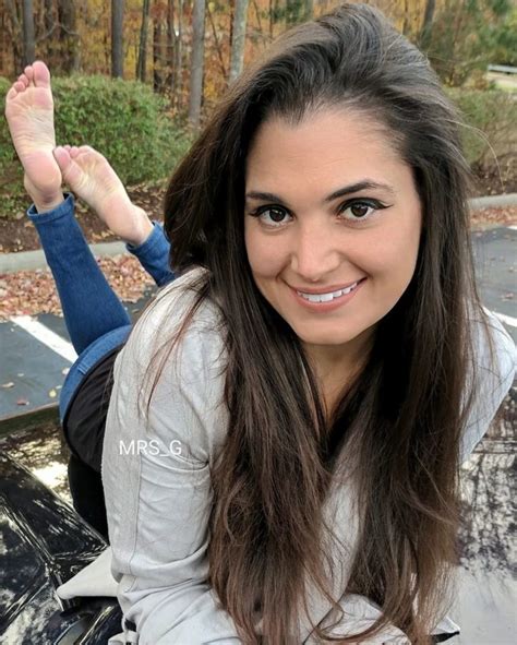 Amateur Feet Soles In The Pose FeetPlaza