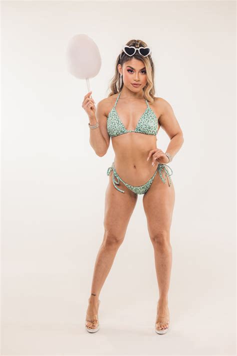 Hot Sexy Elite Noel Bikini Pics