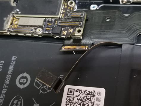 iPhone 7 plus - замена нижнего шлейфа зарядки в картинках