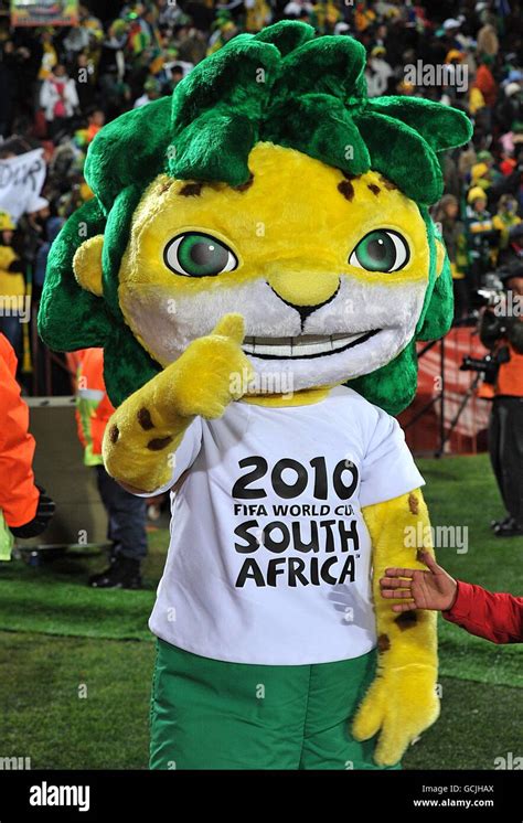 2010 world cup mascot hi-res stock photography and images - Alamy