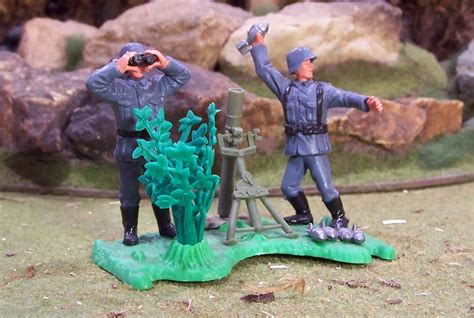 WWII Plastic Toy Soldiers: Timpo Swoppets - Toy Soldiers