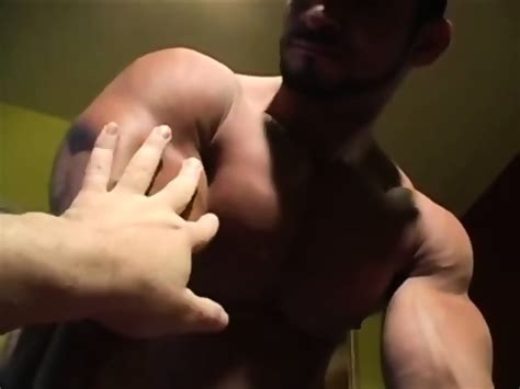 Str8 Bodybuilder Flexing Nude