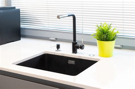 Черная мойка в интерьере кухни (106 фото) - фото - картинки и рисунки ...